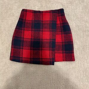 PrettyLittleThing | Red Plaid Wrap Skirt - US 4
